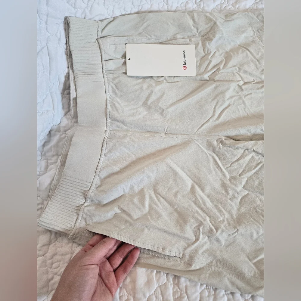 Lululemon Athletica Stretch Woven Wide-Leg High-Rise Crop Pants - Picture 3 of 6